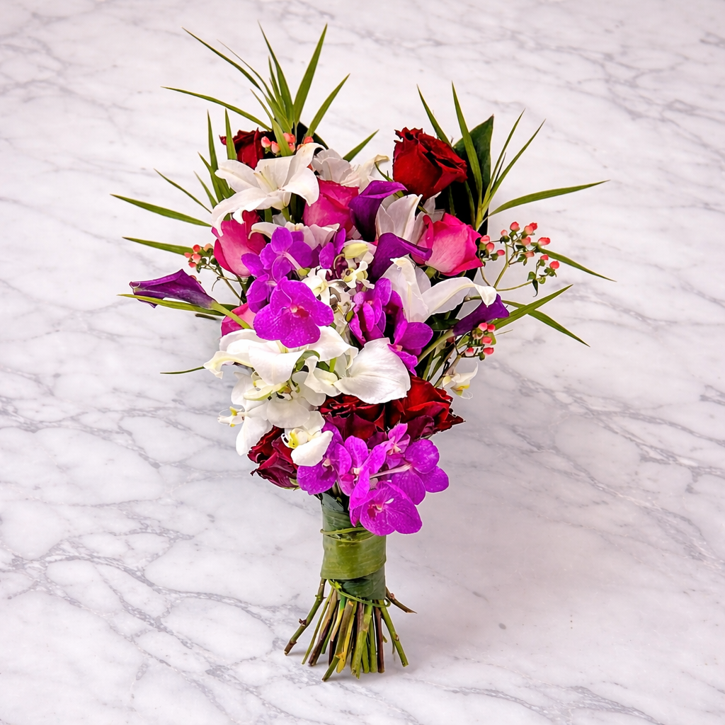 Designed for unforgettable moments, this Presentation Bouquet by Heather Floral is a signature luxury florist NYC arrangement. Ideal for events and celebrations, created by a leading florist Manhattan NYC, with same day flower delivery Manhattan.